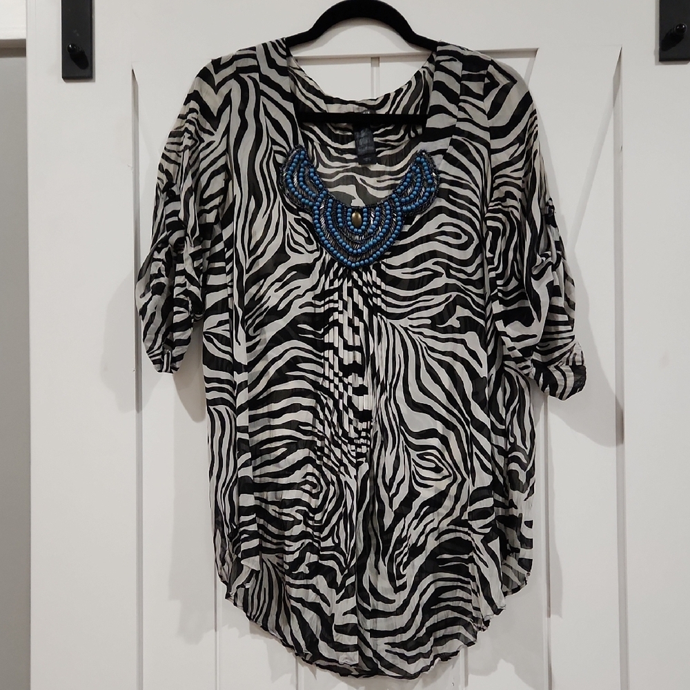 Michele Black and White Graphic Tunic with Cuffed Sleeves